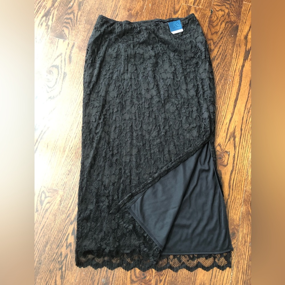 NWT Venezia Jeans Clothing Co Womens size 14/16 Black Lace Skirt with Slit
